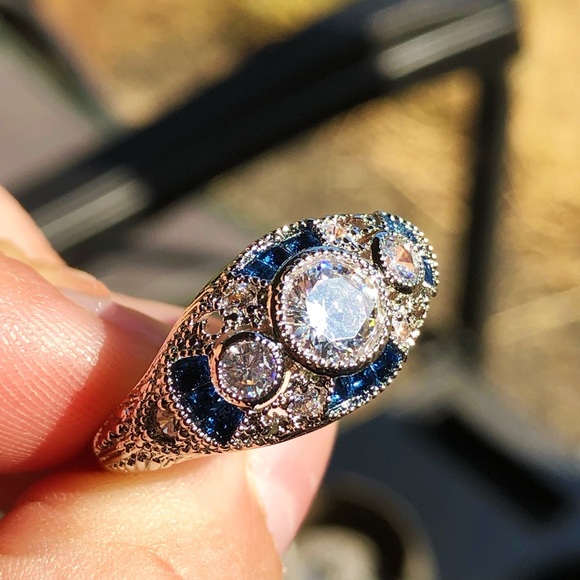 A 925 Sterling Art Deco Blue and White Sapphire Ring - Picture 6 of 16